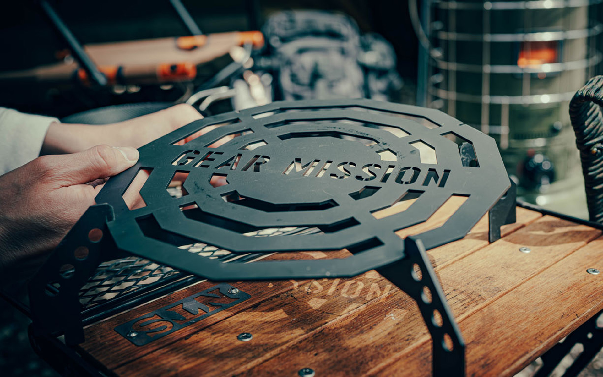 Toyotomi GEAR MISSION cooking plate close up